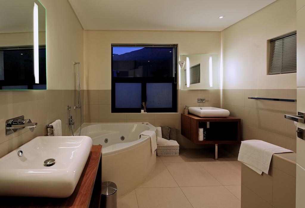 129 On Kloof Nek Apartments ケープタウン エクステリア 写真